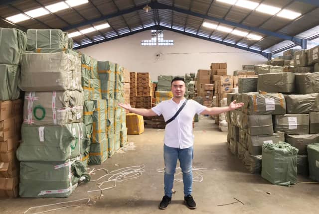 Barang disimpan aman di gudang China