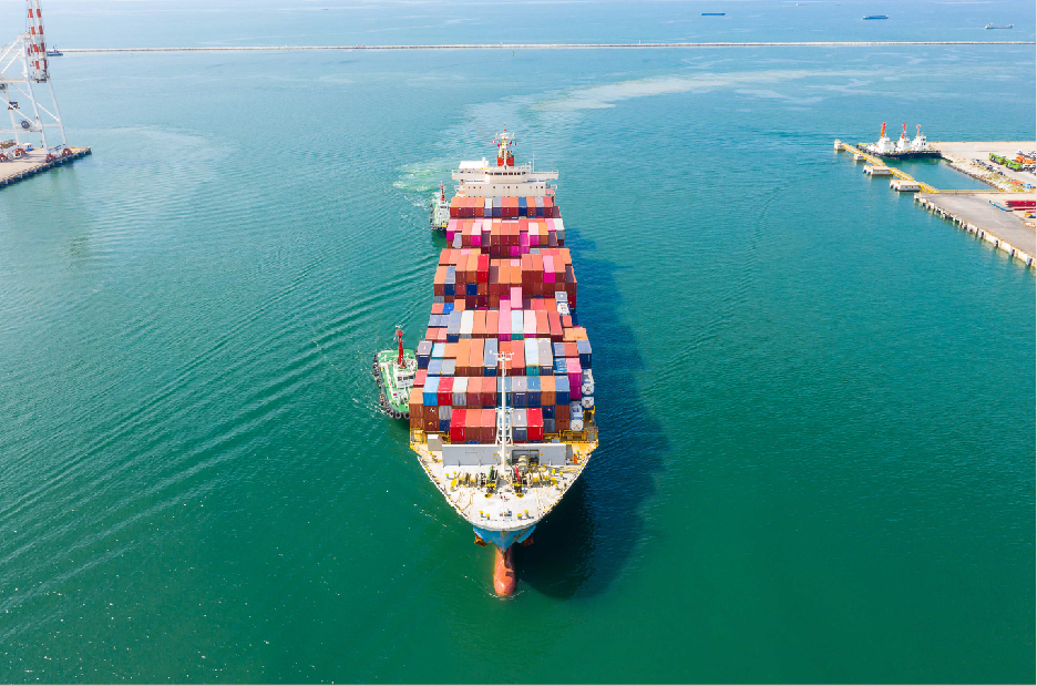 Proses Bongkar Muatan Barang Impor Via Jalur Laut