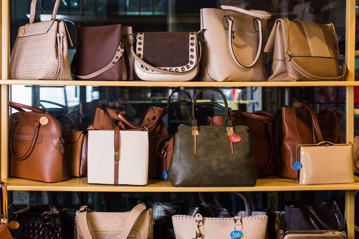 7 Cara Membeli Tas Grosir dari China