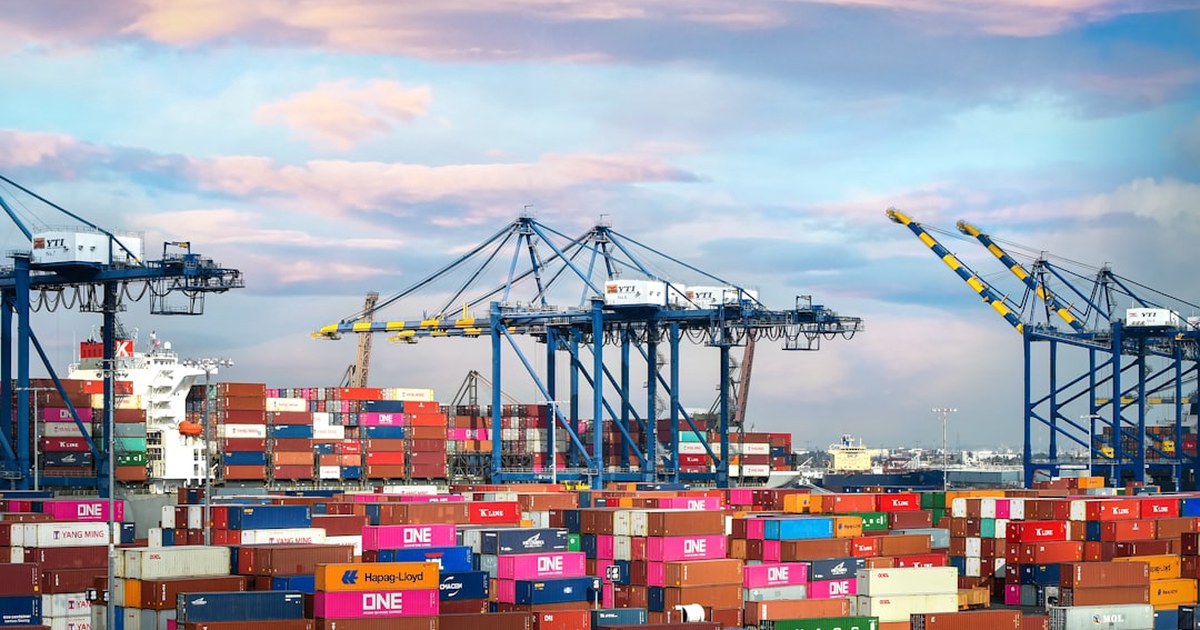Apa Itu Forwarder Impor? Panduan Lengkap untuk Pebisnis Indonesia